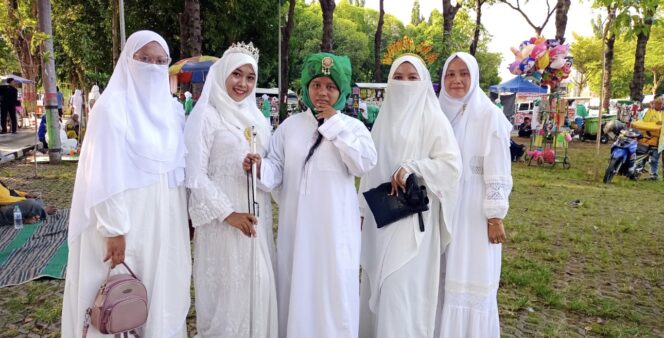 
 Heboh! Model “Walid dan 4 Istri” Meriahkan Harlah Ke 75 Fatayat NU Situbondo