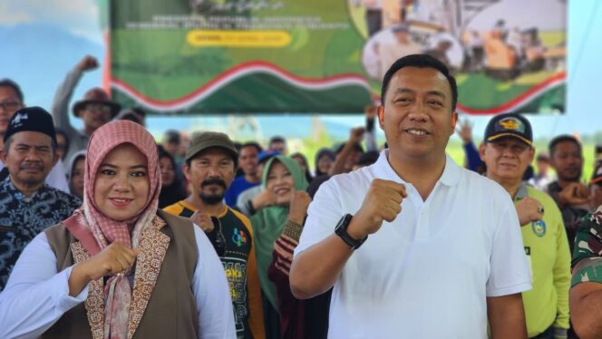 
 Situbondo Naik Kelas Bersama Mas Rio dan Mbak Ulfi: Panen Raya Serentak, Kedaulatan Pangan Terjaga