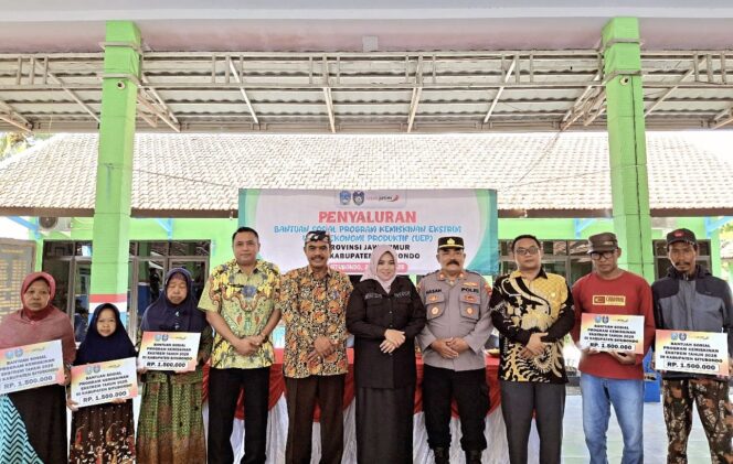 
 Pemerintah Kabupaten Situbondo Salurkan Bantuan Sosial Program Kemiskinan Ekstrem Usaha Ekonomi Produktif
