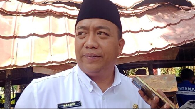 
 Pemkab Situbondo Beli 6 Mobil Dinas Baru, Begini Penjelasan Bupati Rio