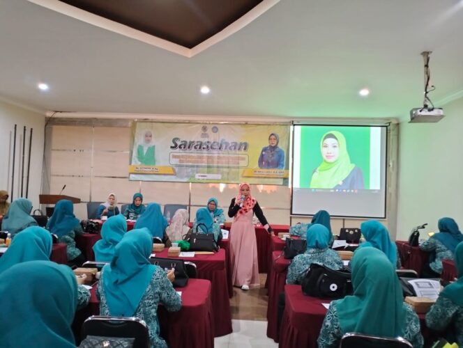 
 DPRD Jatim Gelar Pelatihan Kepemimpinan Dasar PKK Situbondo, Fokus Peran Strategis dalam Mewujudkan “Situbondo Naik Kelas”