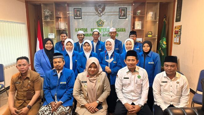 
 Mewakili Jawa Timur, Mbak Ulfi Lepas Keberangkatan Peserta Santri Sukorejo Dalam Ajang MQK