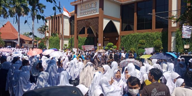 
 Siswa SMAN 2 Situbondo Demo Tuntut Kasek Mundur Dari Jabatannya