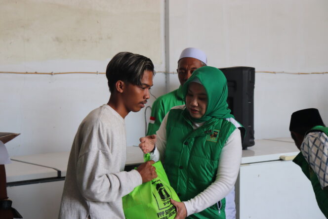 
 DPC PPP Situbondo Berikan Ratusan Paket Sembako Pada Korban Dampak Gempa Bumi