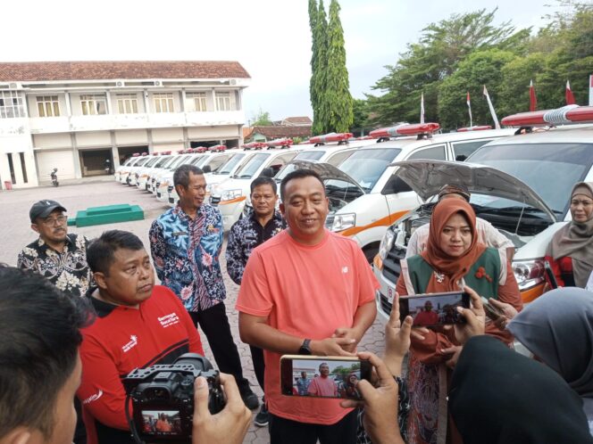 
 Mas Rio dan Mbak Ulfi Realisasikan Janji Politik Satu Desa Satu Ambulans, Tiga Delapan Unit Mobil Ambulans siap di Sebar