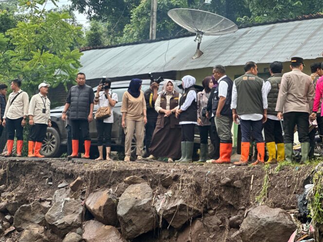 
 Gubernur Khofifah Akan Lakukan Normalisasi Sungai Lubawang 